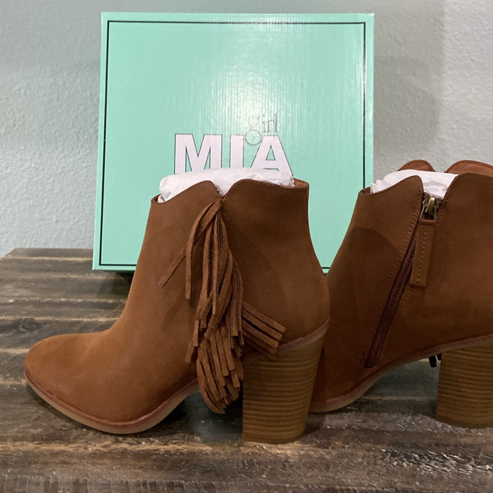 Mia Girl fringe boots in cognac.  Super cute!!  Brand new, never worn in box. - Picture 4 of 7